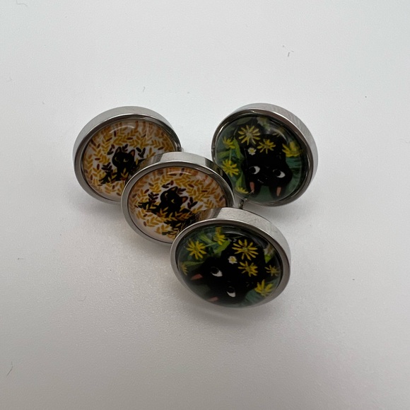 Classic Round Cat Stud Earrings - Stylish Boho Cat Lover Stud Earrings - Picture 4 of 11